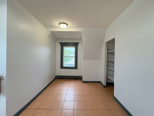 Photo - 287 Avon Ave Unidad 3