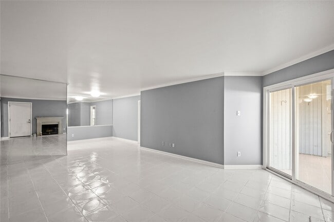 Building Photo - 8787 Brae Acres Rd Unit 903