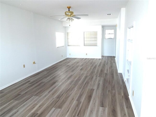 Photo - 1556 Council Dr