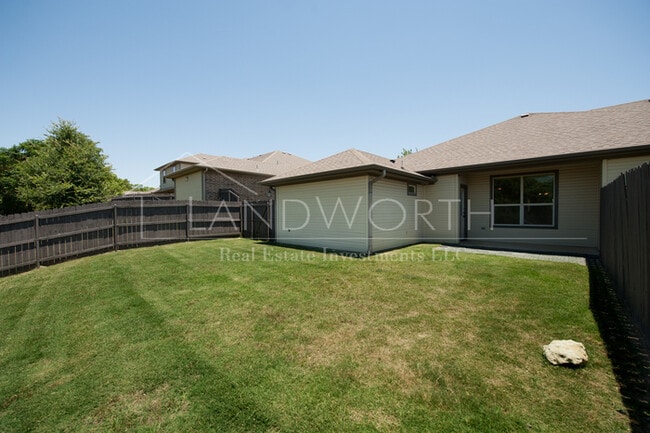 Photo - 3 bed 2.5 bath Beautiful Property