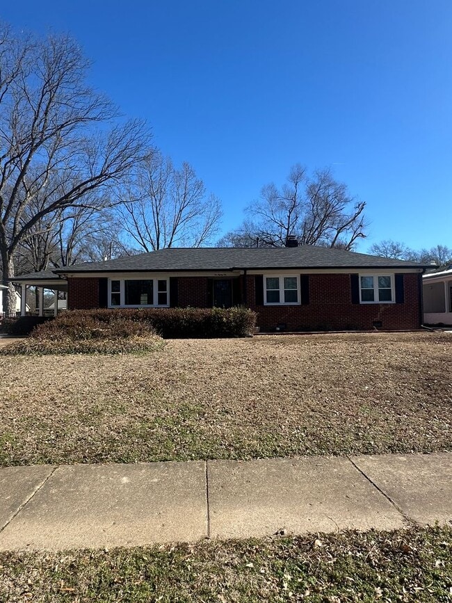 Building Photo - 3BD/2BA Home Located in Colonial Acres
