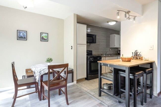 Photo - 21S S Fernwood Dr