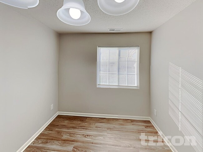 Photo - 2675 Chatfield Dr