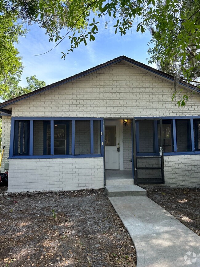 Building Photo - 1219 W 8th St Rental
