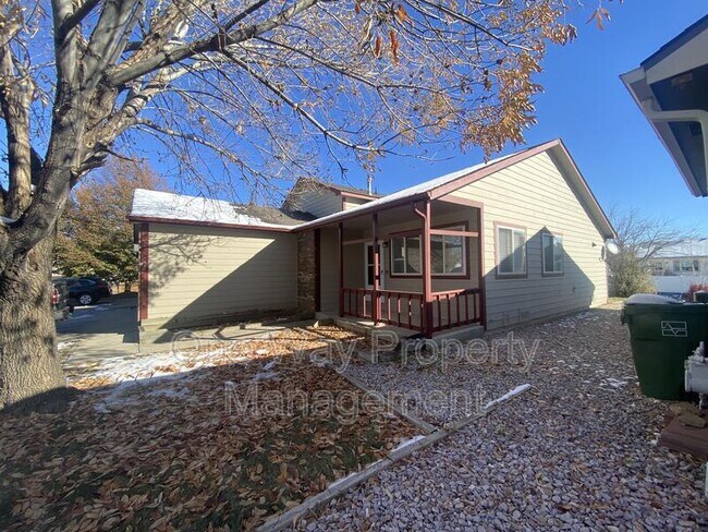 Photo - 472 Sodalite Ct