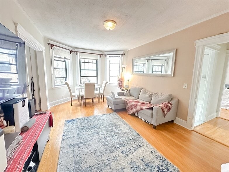 Photo - 120 Riverway