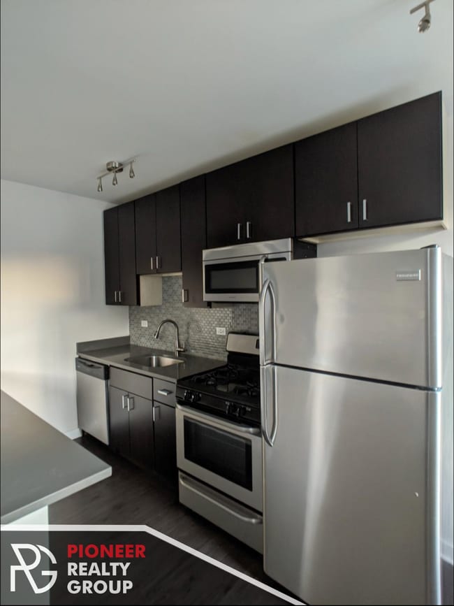Photo - 2431 N Kedzie Blvd Unit 2420