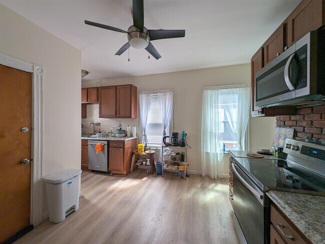 Photo - 35 Pearson Rd Unit 1