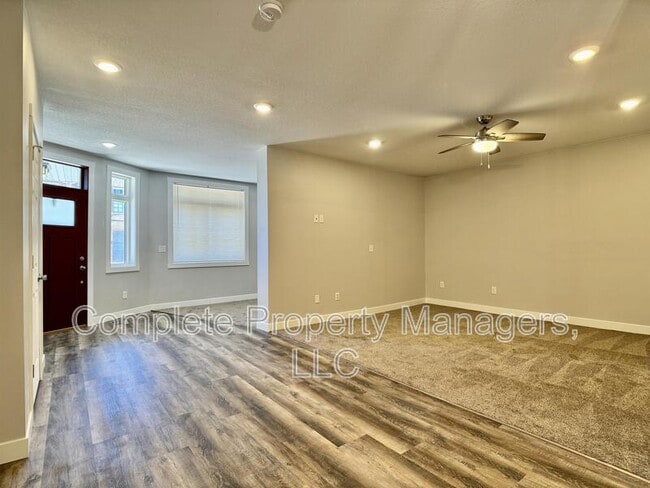 Photo - 103 Main St E