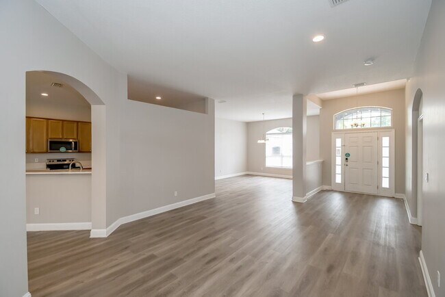 Photo - 672 Mandy Oaks Dr