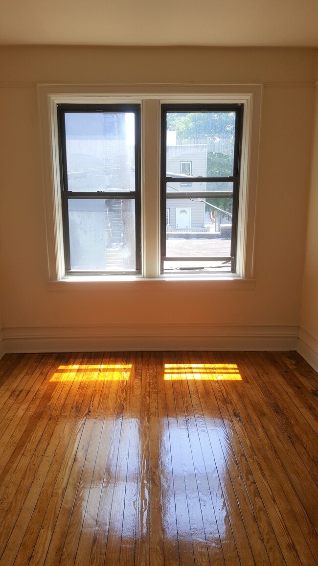 Photo - 2048 John F Kennedy Blvd