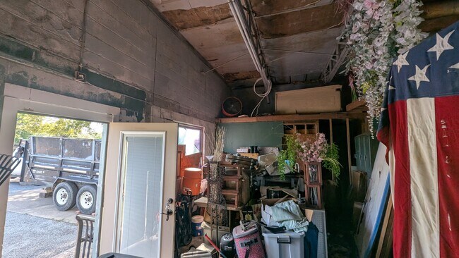 Photo - 430 E Brockett St