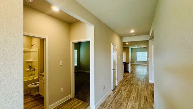 Photo - 15593 Arran Wy