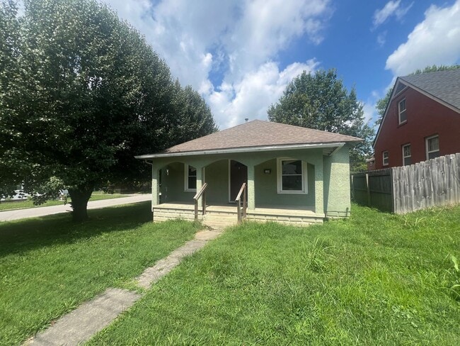Building Photo - Home for rent in Elizabethtown! Less than ...
