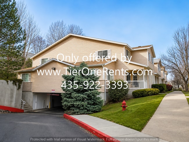 Building Photo - $500 OFF First Month's Rent Unit -12