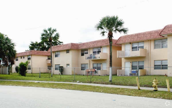 Royal Palm Apartments