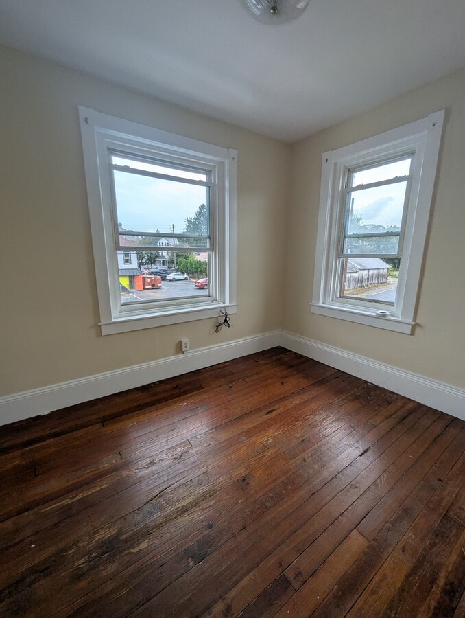 Photo - 117 E Greenwich St