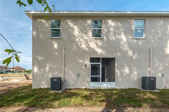 Photo - 1190 Oak Hammock