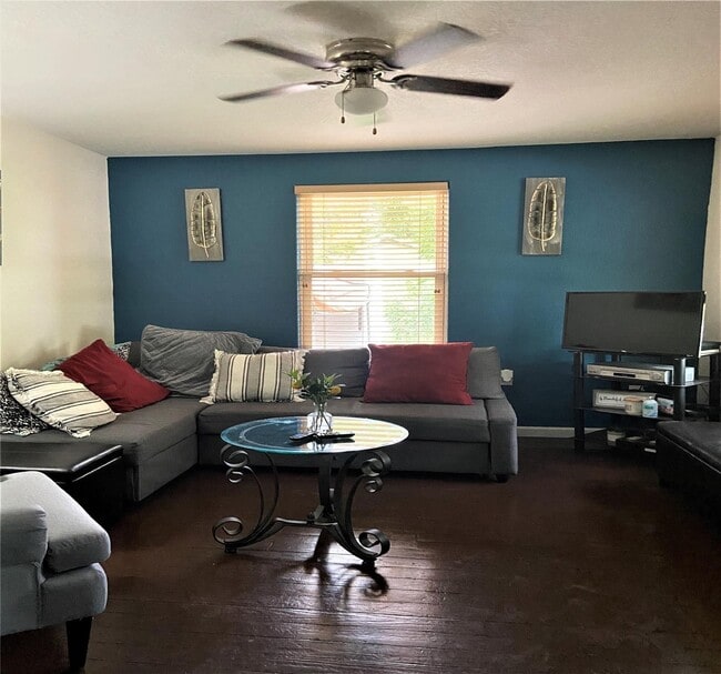 Photo - 4802 Ward St