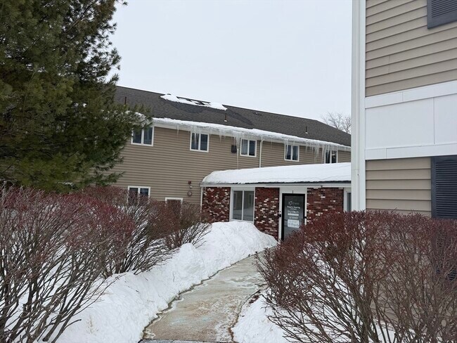 Photo - 1565 Main St Unit 1F