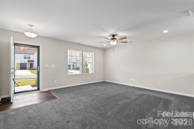 Photo - 134 Clove Hitch Dr