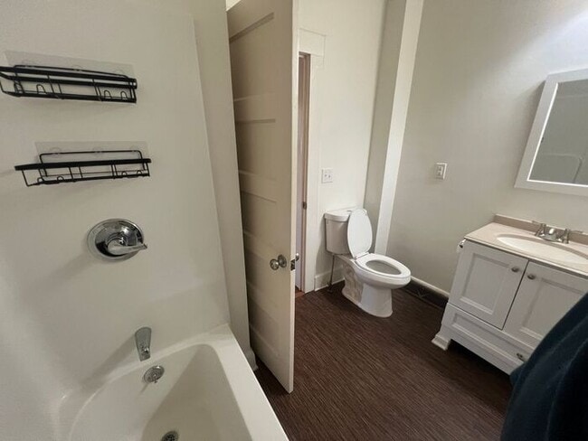 Building Photo - 2 Bed 1 Bathroom Home in Downtown Greenvil...