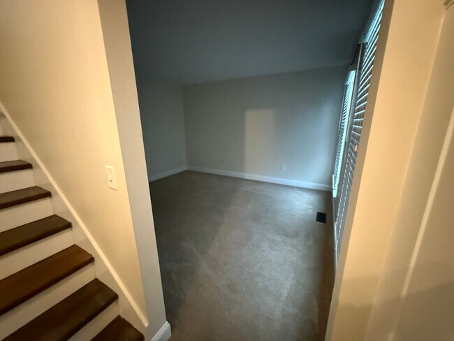 Photo - 125 Fieldstone Dr