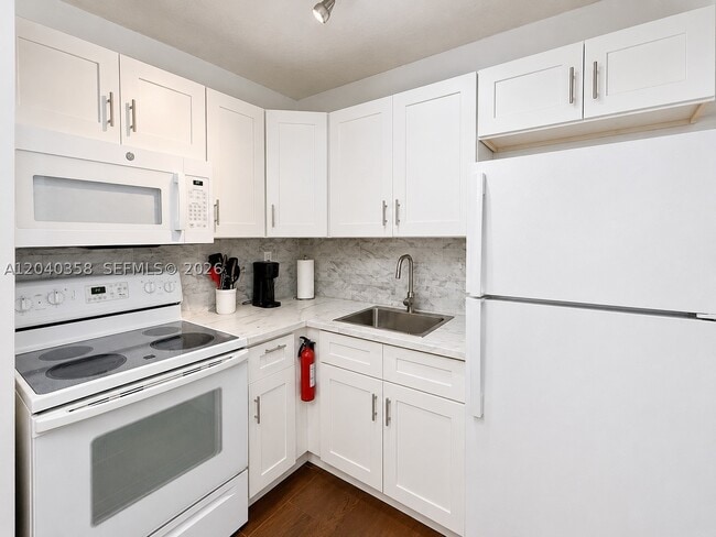 Photo - 1415 SW 1st Ave Unit 1