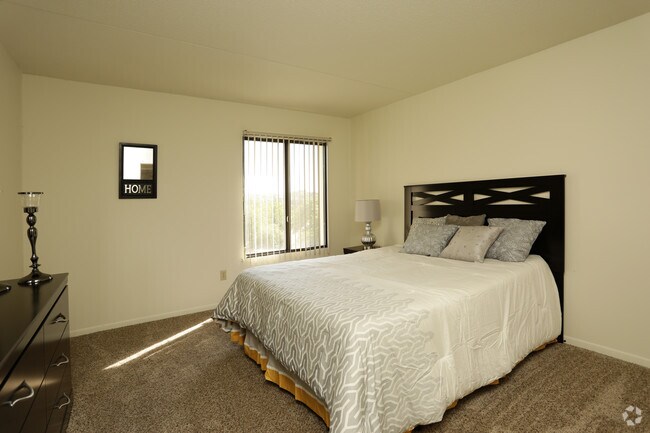 Viewpointe Apartments