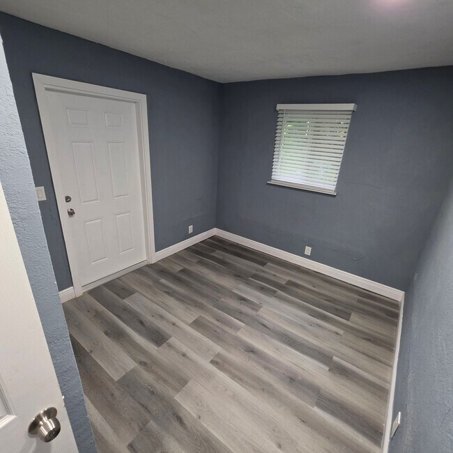 Photo - 5802 NW 12th St Unidad H