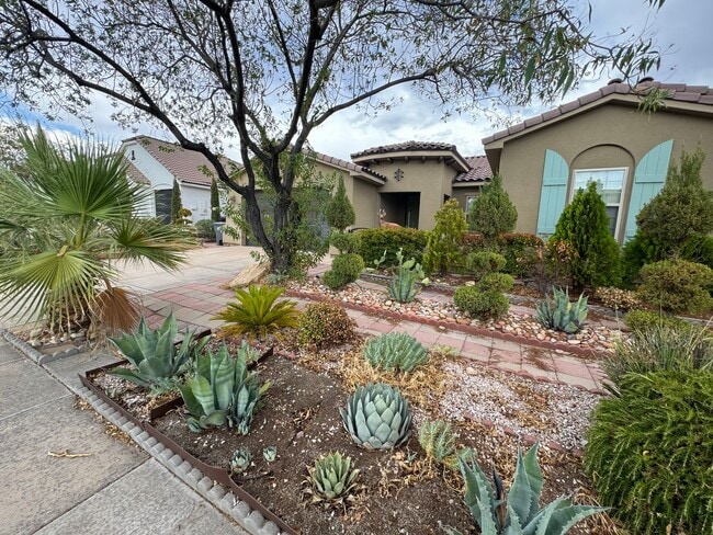 Building Photo - Beautiful Home with Unique Garden & New Flooring! Price Reduced!!