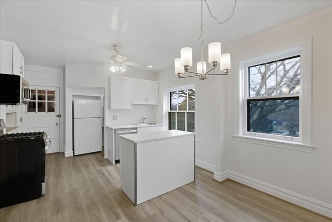 Photo - 1507 Dobson St Unit 3