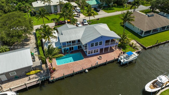 474 Peninsula Dr