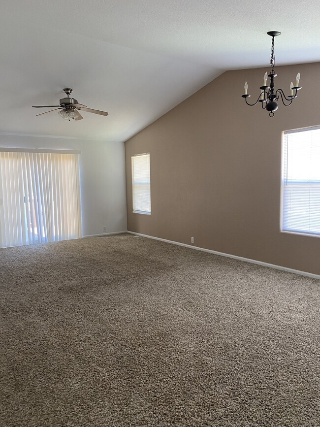 Photo - 3 bedroom - Brush Hollow