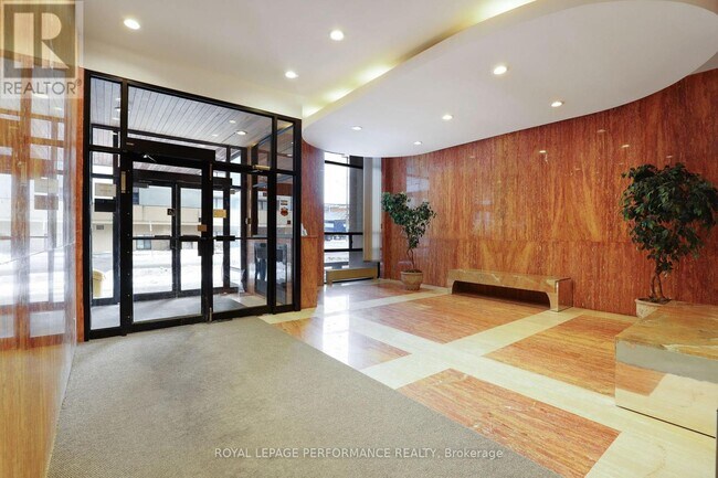 Photo - 475 Laurier Ave W Unité 503