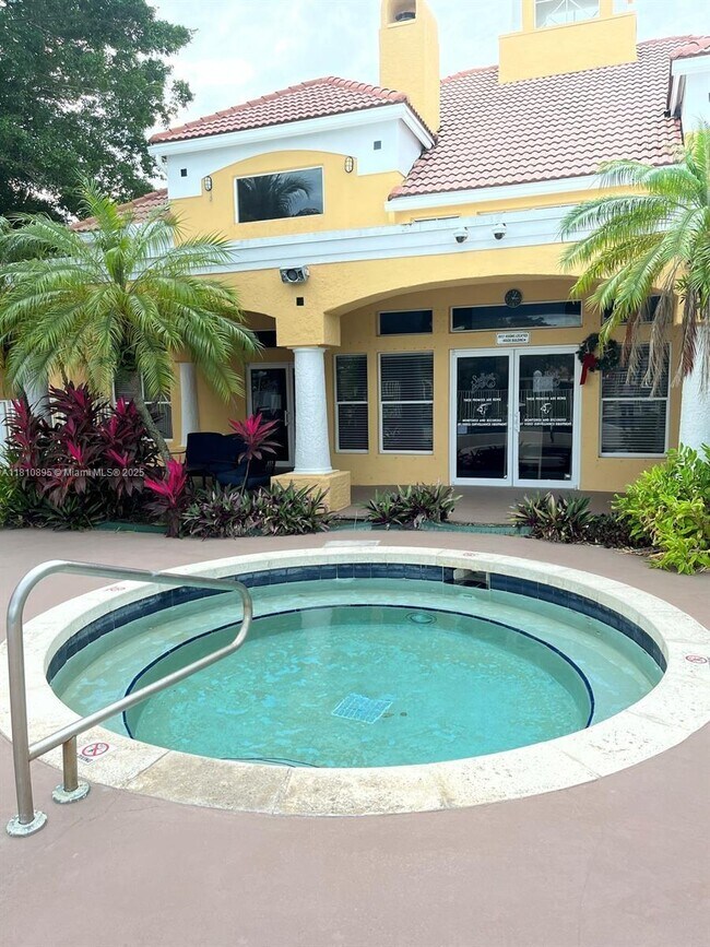 Photo - 2425 NW 33rd St Unit 1311