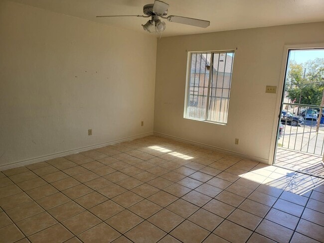 Photo - 2704 E Kearney St Unit 6