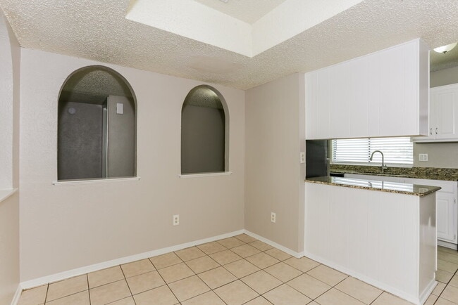 Photo - 2505 Crown Cir