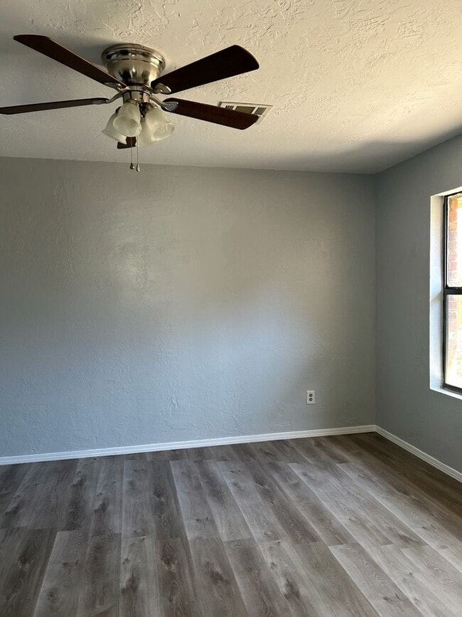 Photo - 4027 SW Sunflower Ln