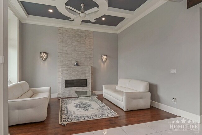 Photo - Beautiful 3 bedroom custom built fully fur... Unit Upper House