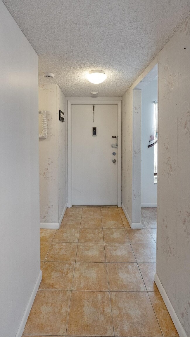 Photo - 5890 NW 64th Ave Unidad 308