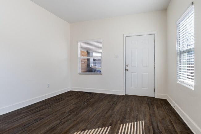 Photo - 408 E Beecher St