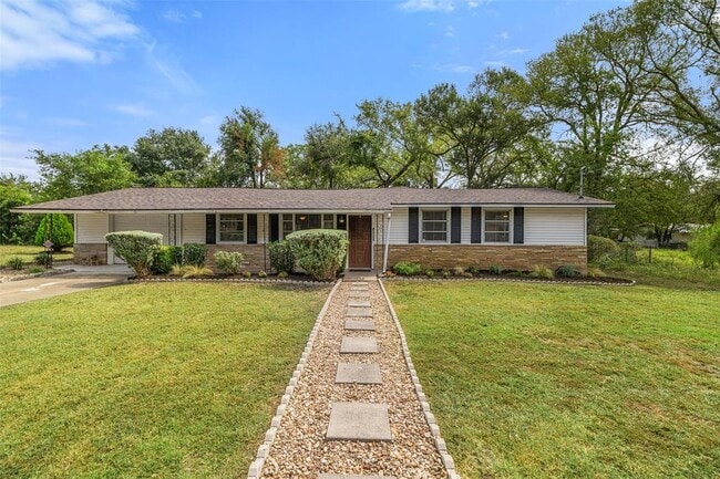 Photo - 1803 Victoria Dr Casa