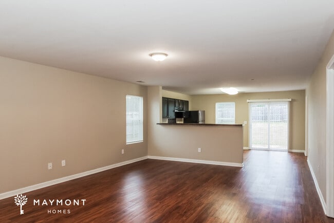 Photo - 100 Foxford Ln