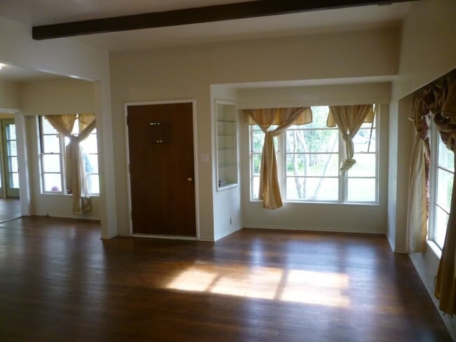 Photo - 3 Bedroom plus bonus room! Close to Enloe, CSUC and Downtown
