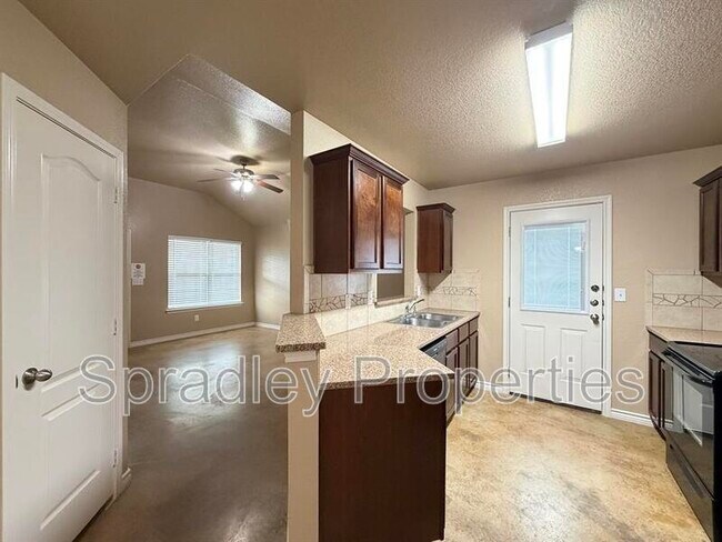 Photo - 764 E Ridge Blvd