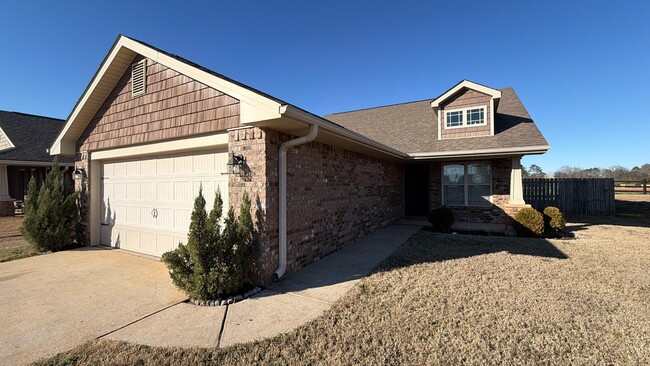 Building Photo - 176 Fields Pond Dr