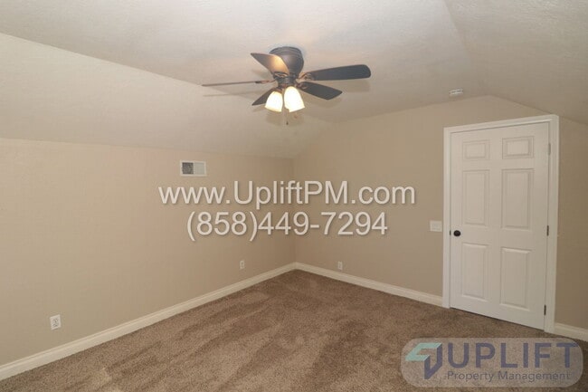 Photo - 320 3rd St