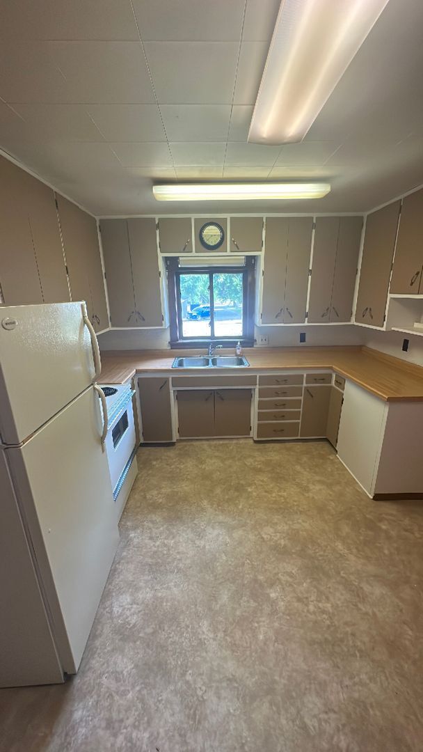 Photo - 3 Bedrooms, 1 Bathroom & w/upper loft Single Family with Garage - Staples