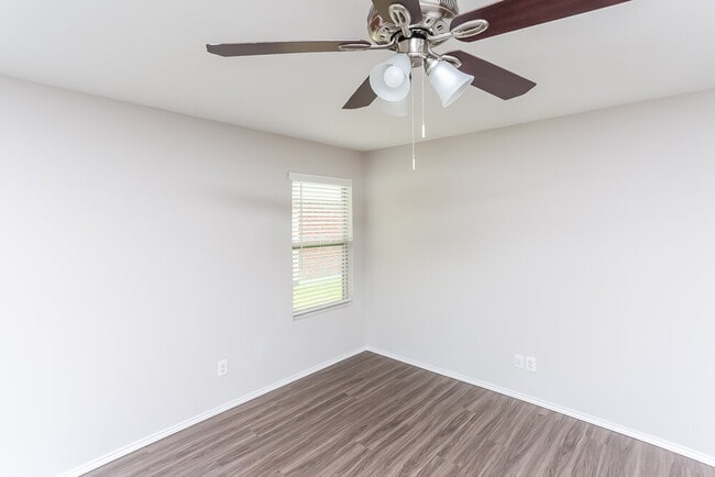 Photo - 412 Blue Crow Ln
